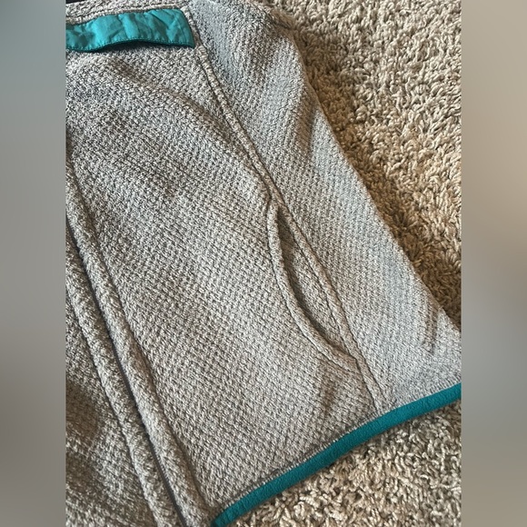 Patagonia Women’s Retro-X Fleece Vest – Gray with Teal Trim, Size Medium - Picture 3 of 7